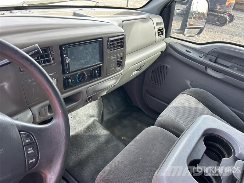 Ford F-250 XL 4x4 Crew Cab Pickup Otras furgonetas