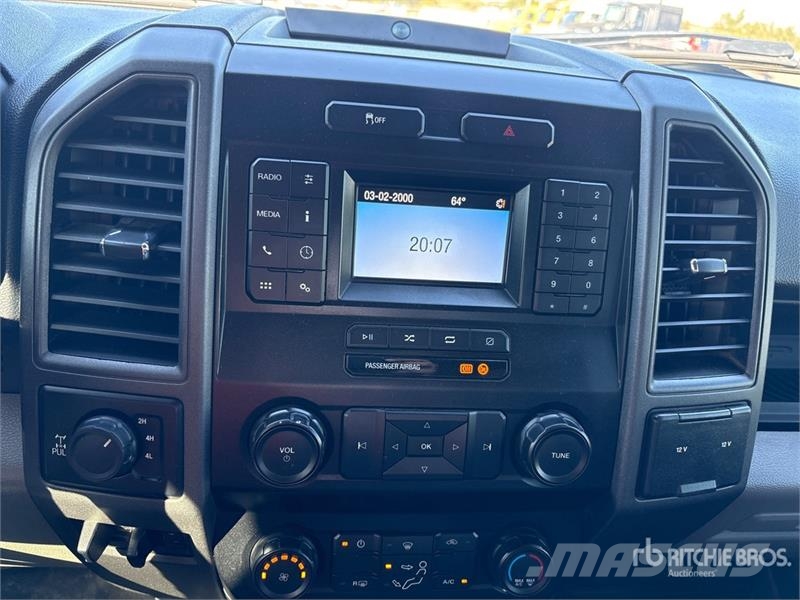 Ford F-250 XL 4x4 Crew Cab Pickup Ostalo