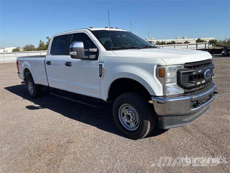 Ford F-250 XL 4x4 Crew Cab Pickup Ostalo