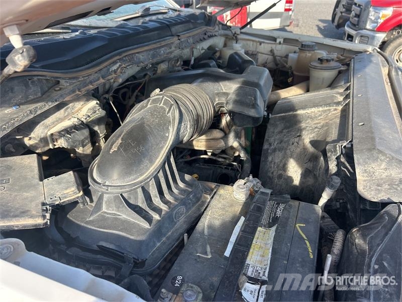 Ford F-250 XL 4x4 Crew Cab Pickup (Inoperable) Muu