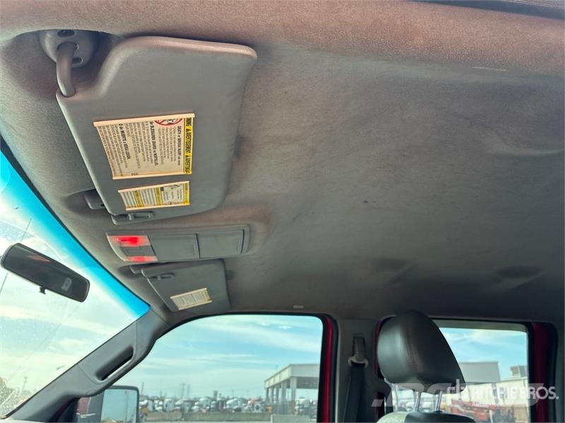 Ford F-250 XL 4x4 Crew Cab Pickup Ostalo