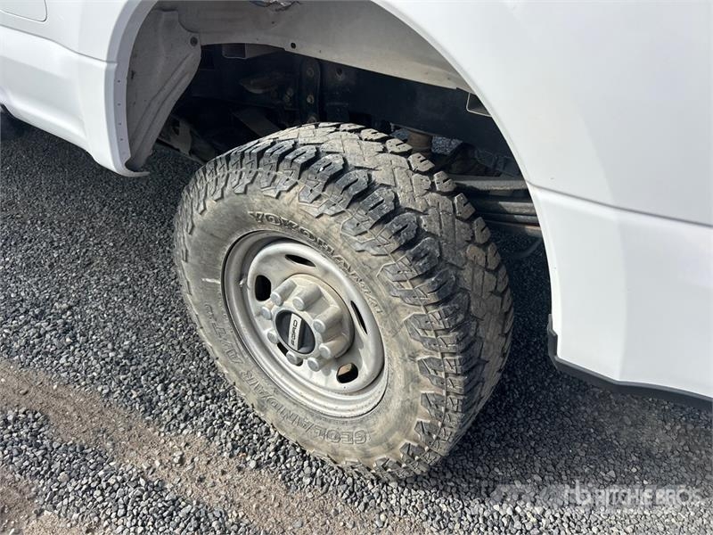 Ford F-250 XL 4x4 Crew Cab Pickup (Inoperable) その他