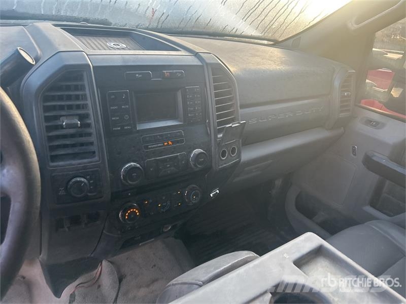 Ford F-250 XL 4x4 Crew Cab Pickup Furgoni altro