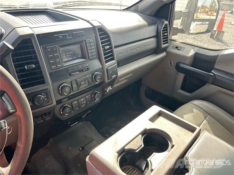 Ford F-250 XL 4x4 Crew Cab Pickup Citi
