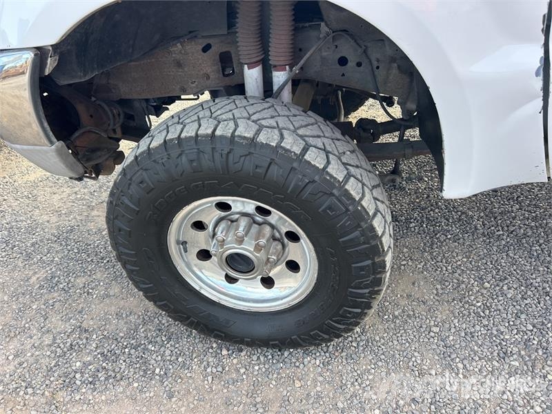 Ford F-250 XL 4x4 Crew Cab Pickup Otras furgonetas