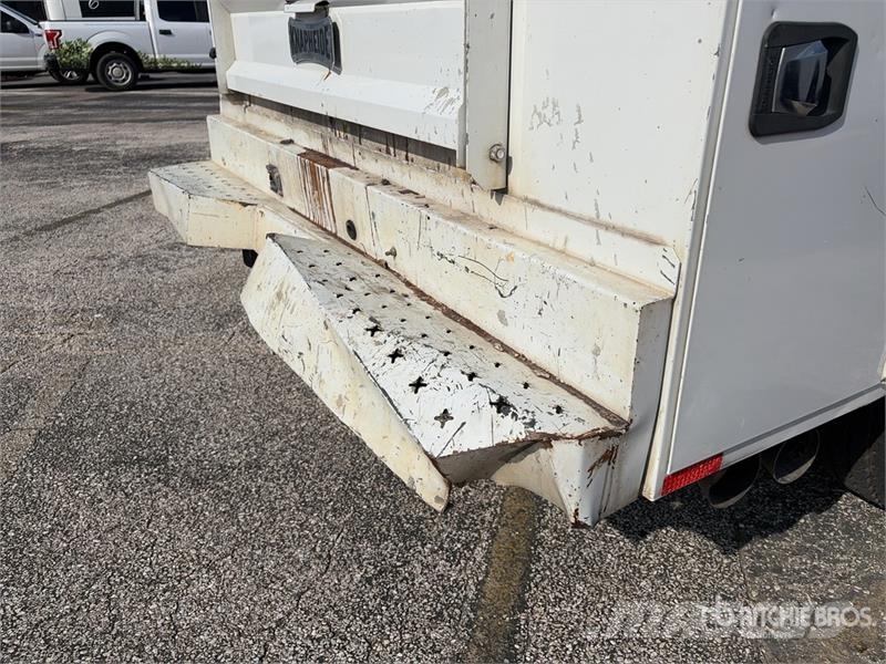 Ford F-250 XL 4x4 Crew Cab Utility Truck Madelkaubikud
