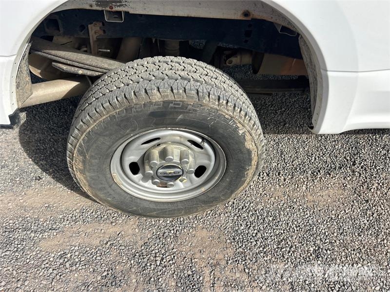 Ford F-250 XL 4x4 Crew Cab Pickup Citi
