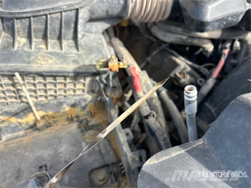 Ford F-250 XL 4x4 Crew Cab Pickup (Inoperable) その他