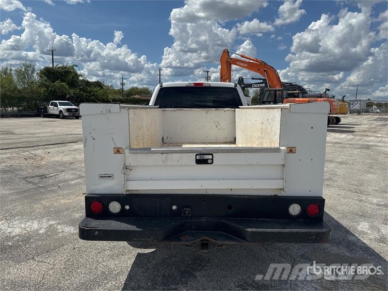 Ford F-250 XL 4x4 Crew Cab Service Truck Pilsētas atkritumvedēji