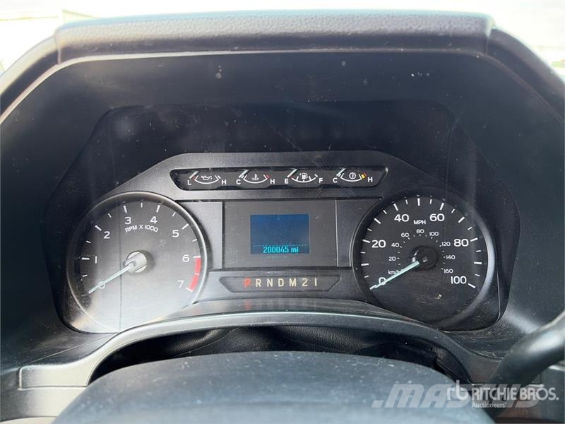 Ford F-250 XL 4x4 Crew Cab Pickup 其他