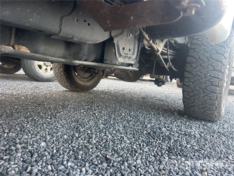 Ford F-250 XL 4x4 Crew Cab Pickup Diger