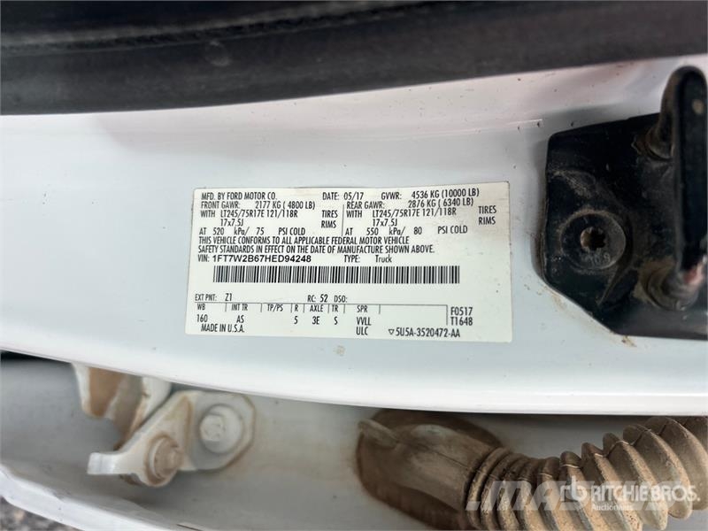 Ford F-250 XL 4x4 Crew Cab Pickup (Inoperable) その他
