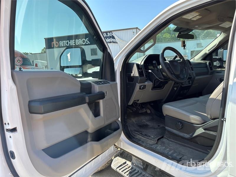 Ford F-250 XL 4x4 Crew Cab Pickup Anders