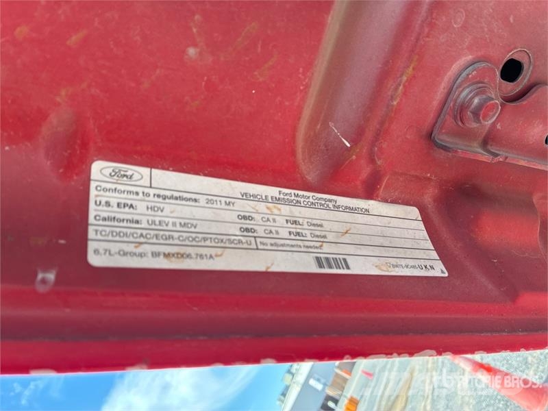 Ford F-250 XL 4x4 Crew Cab Pickup Ostalo
