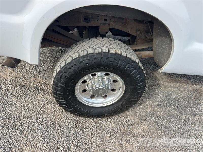 Ford F-250 XL 4x4 Crew Cab Pickup Otras furgonetas