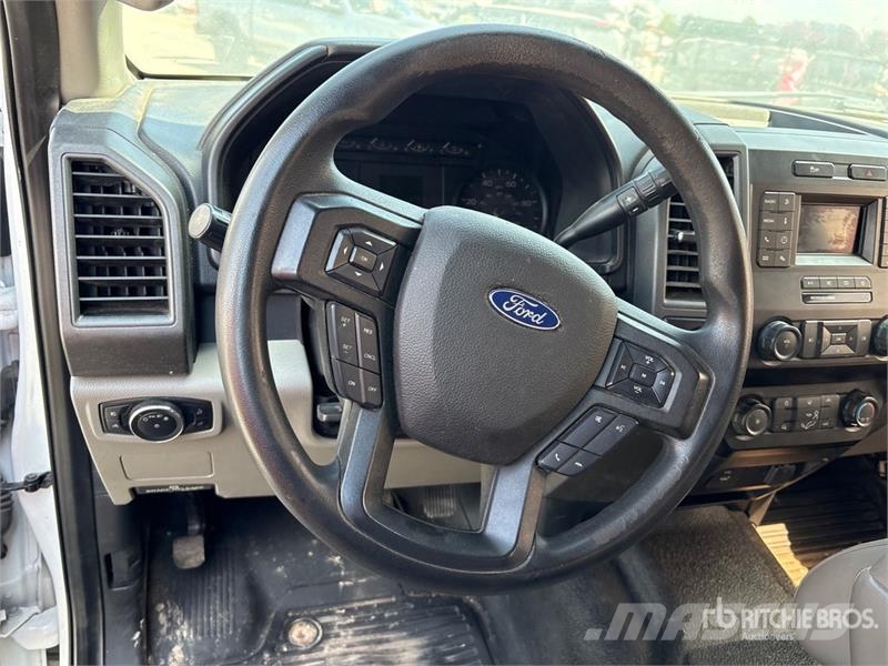Ford F-250 XL 4x4 Crew Cab Pickup Ostalo