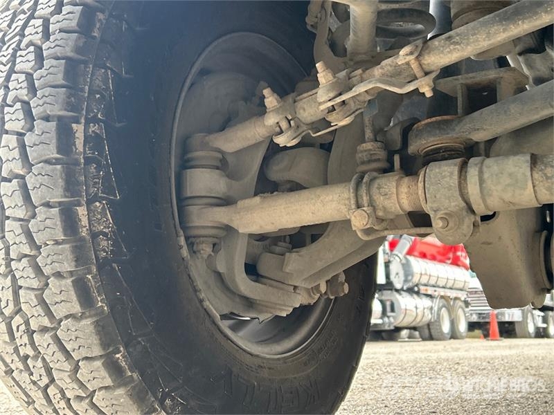 Ford F-250 XL 4x4 Crew Cab Pickup Muu