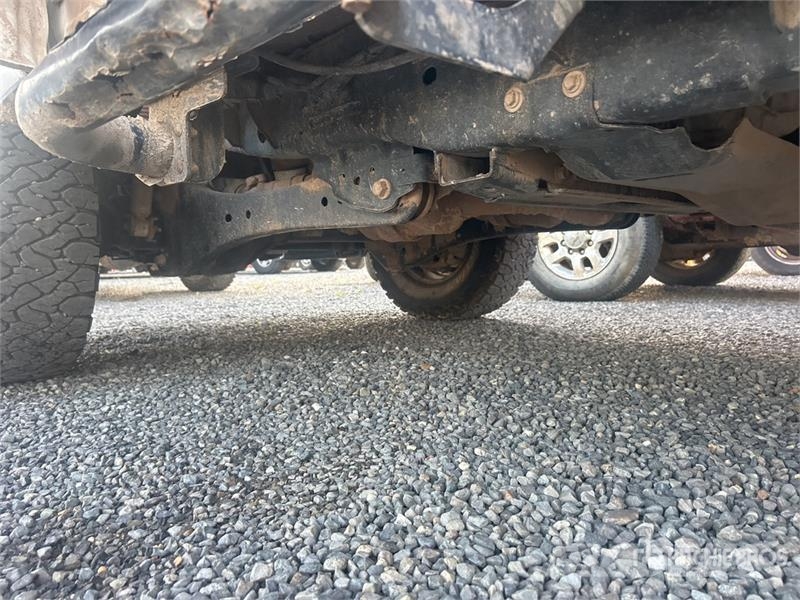 Ford F-250 XL 4x4 Crew Cab Pickup Diger