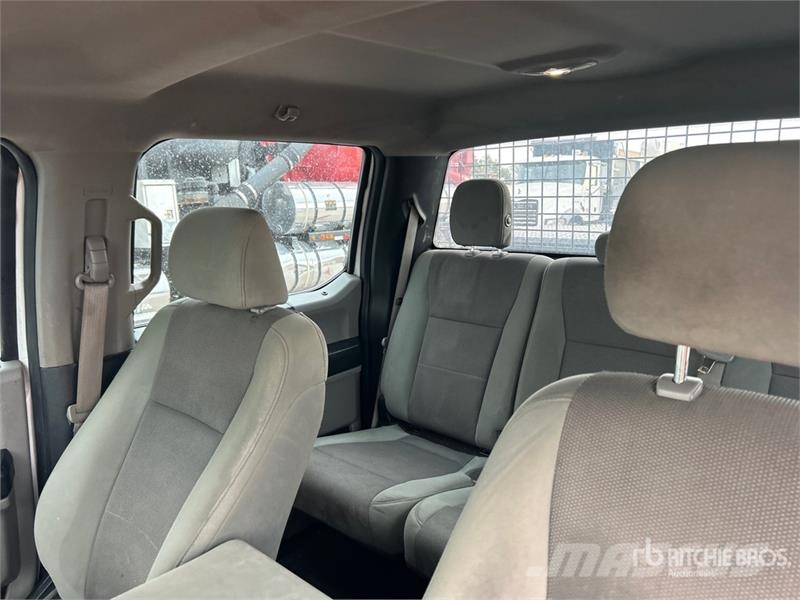 Ford F-250 XL 4x4 Crew Cab Pickup Muu
