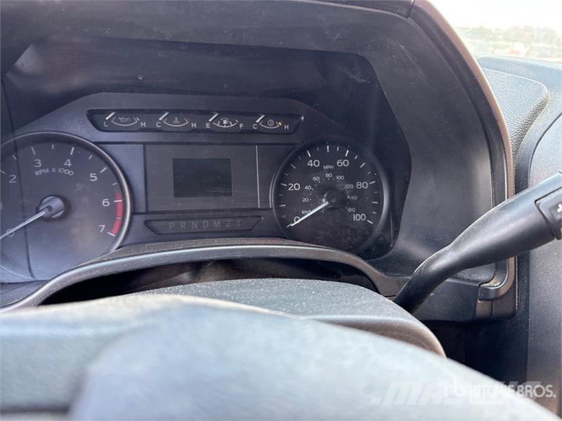 Ford F-250 XL 4x4 Crew Cab Pickup Ostalo