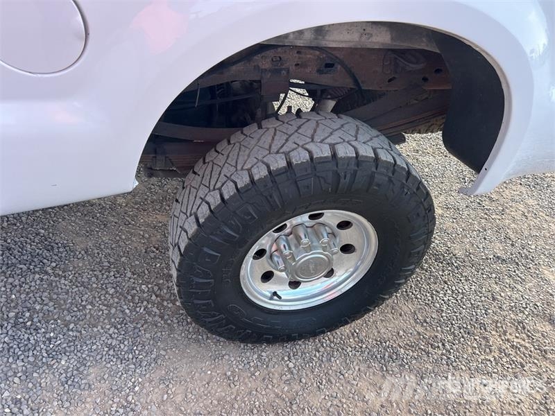 Ford F-250 XL 4x4 Crew Cab Pickup Otras furgonetas