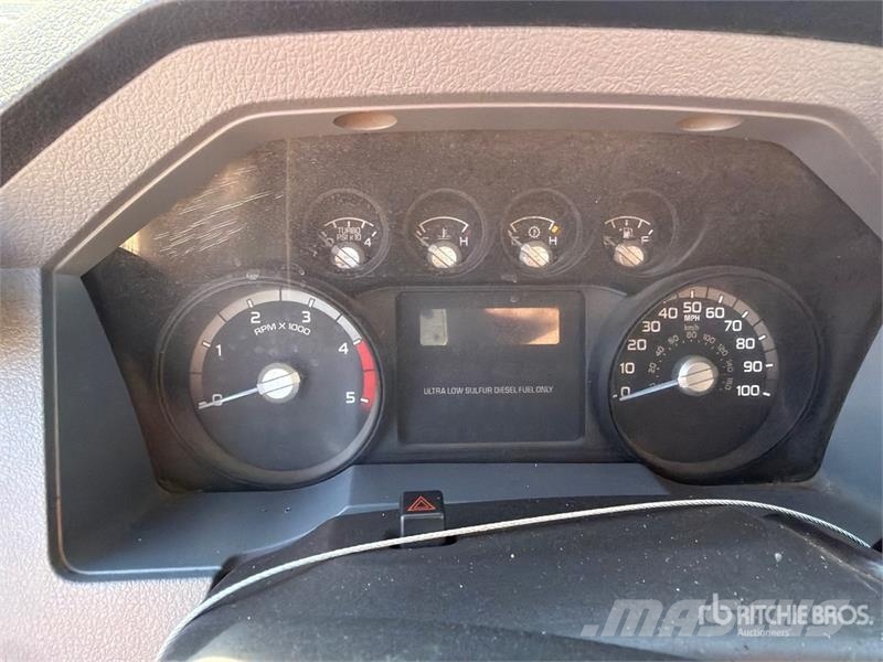 Ford F-250 XL 4x4 Crew Cab Pickup Ostalo
