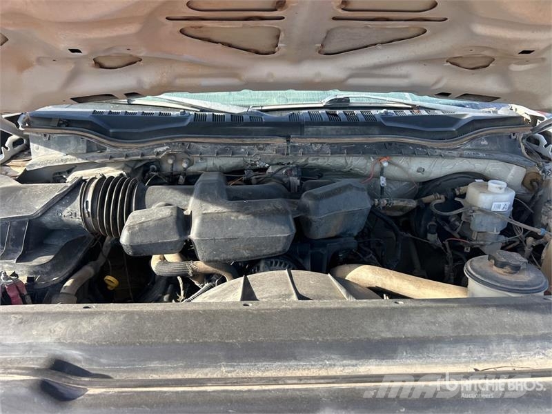 Ford F-250 XL 4x4 Crew Cab Pickup (Inoperable) Muu