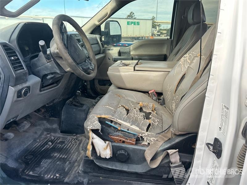Ford F-250 XL 4x4 Crew Cab Pickup (Inoperable) Citi