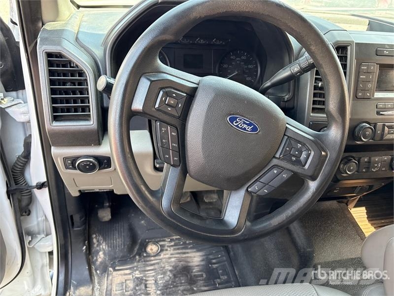 Ford F-250 XL 4x4 Crew Cab Pickup Ostalo