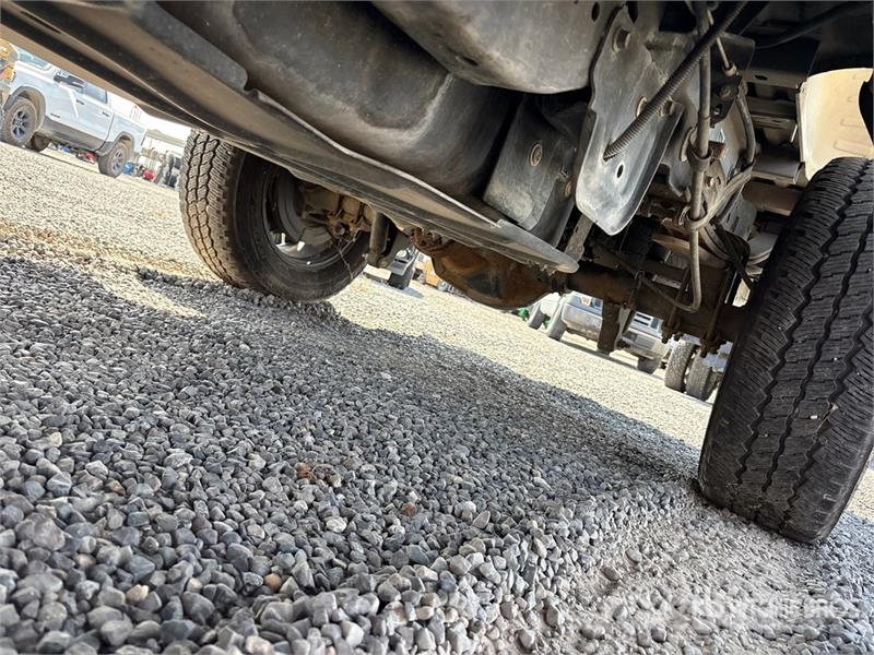 Ford F-250 XL 4x4 Crew Cab Pickup Ostalo