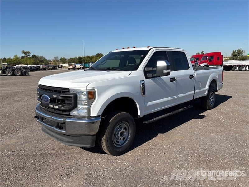 Ford F-250 XL 4x4 Crew Cab Pickup Ostalo