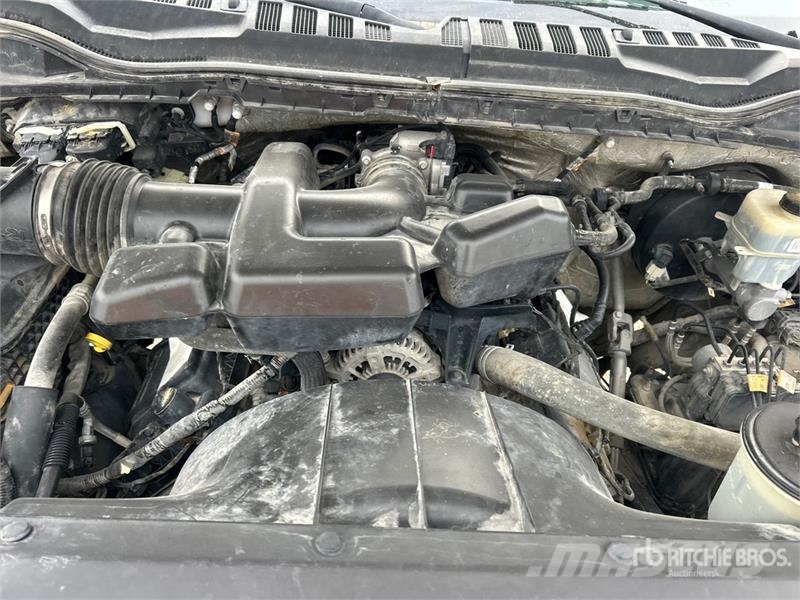 Ford F-250 XL 4x4 Crew Cab Pickup Muu