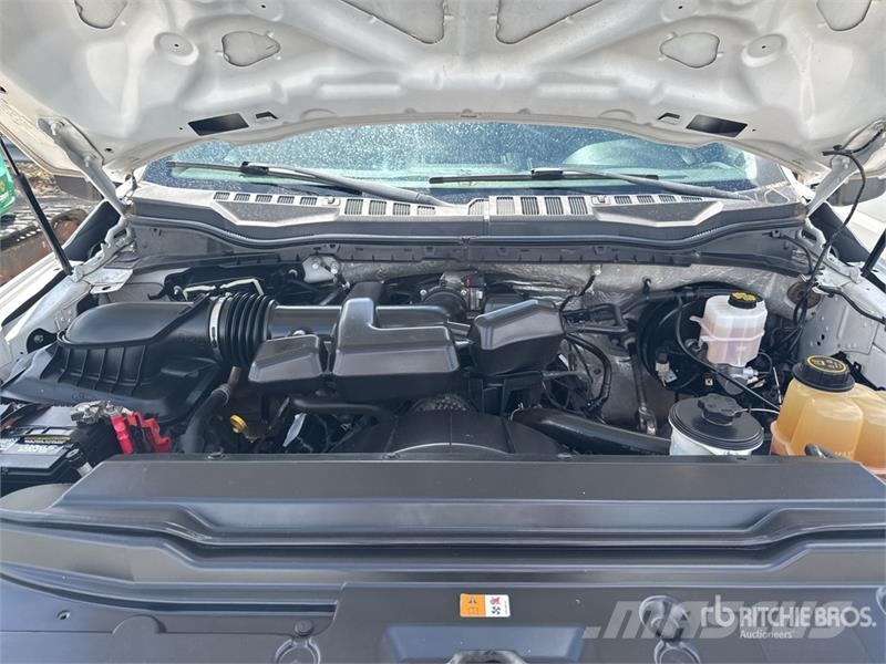 Ford F-250 XL 4x4 Crew Cab Service Truck Pilsētas atkritumvedēji