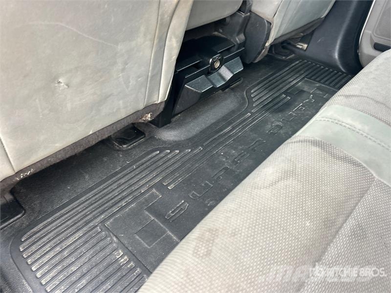 Ford F-250 XL 4x4 Crew Cab Pickup Muu