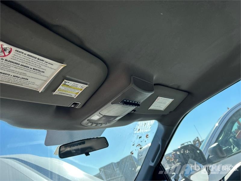 Ford F-250 XL 4x4 Crew Cab Pickup (Inoperable) Autre fourgon / utilitaire