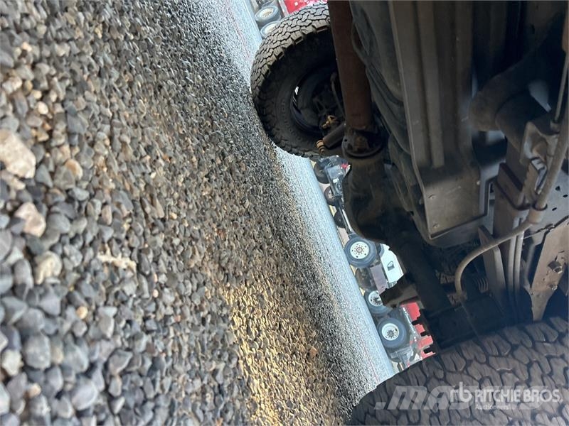 Ford F-250 XL 4x4 Crew Cab Pickup (Inoperable) Ostalo