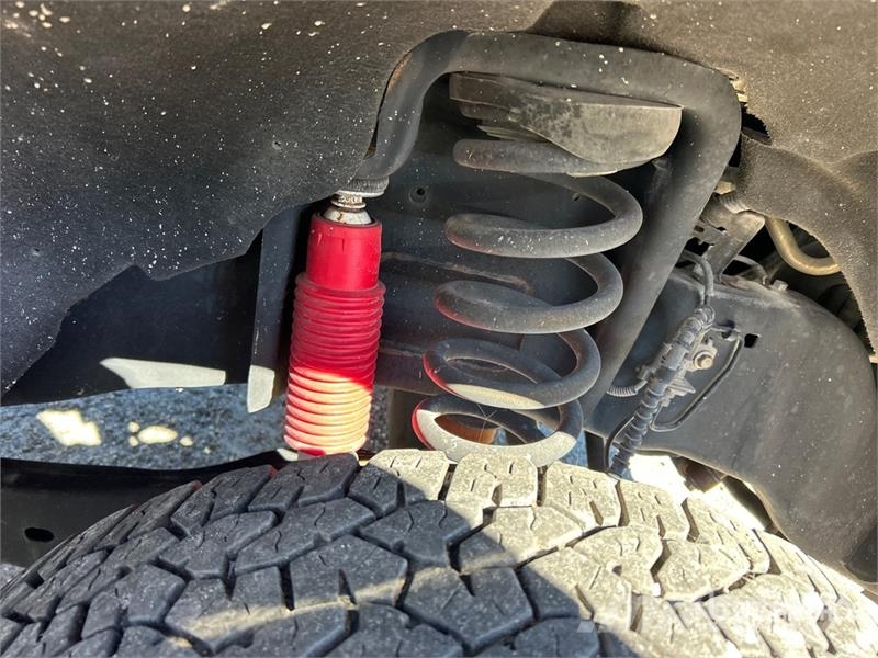 Ford F-250 XL 4x4 Crew Cab Pickup (Inoperable) Autre fourgon / utilitaire