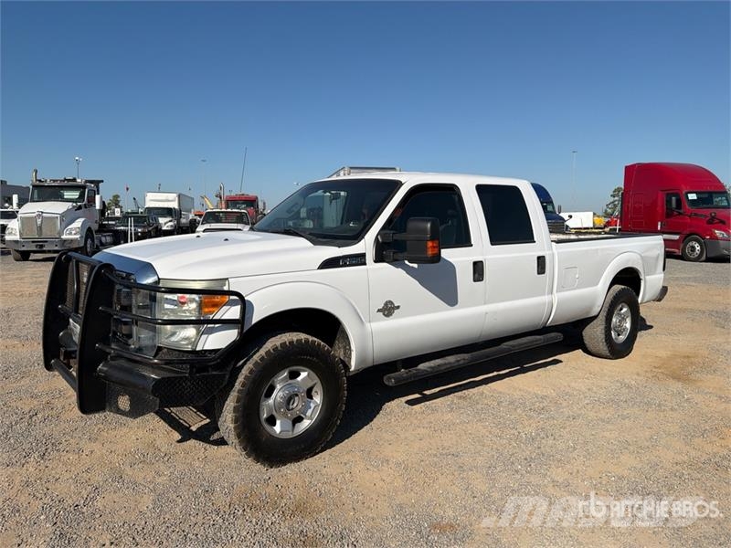 Ford F-250 XL 4x4 Crew Cab Pickup Ostalo