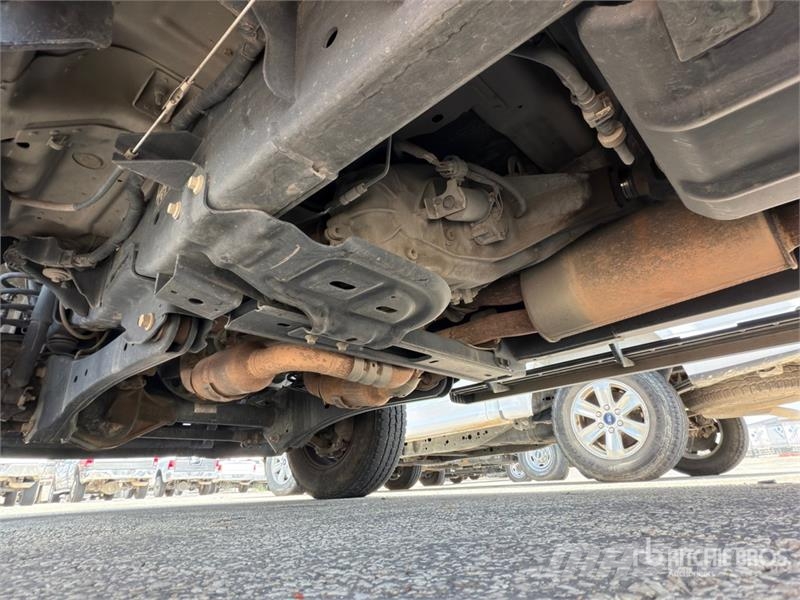 Ford F-250 XL 4x4 Crew Cab Pickup 其他