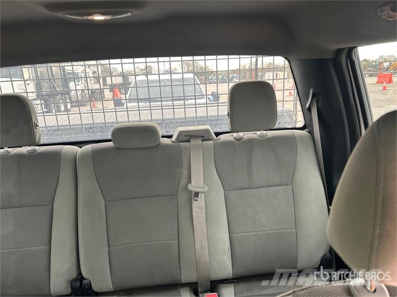 Ford F-250 XL 4x4 Crew Cab Pickup Muu