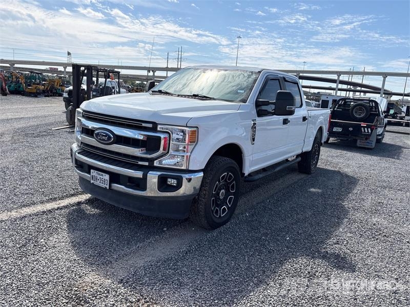 Ford F-250 XL 4x4 Crew Cab Pickup Ostalo