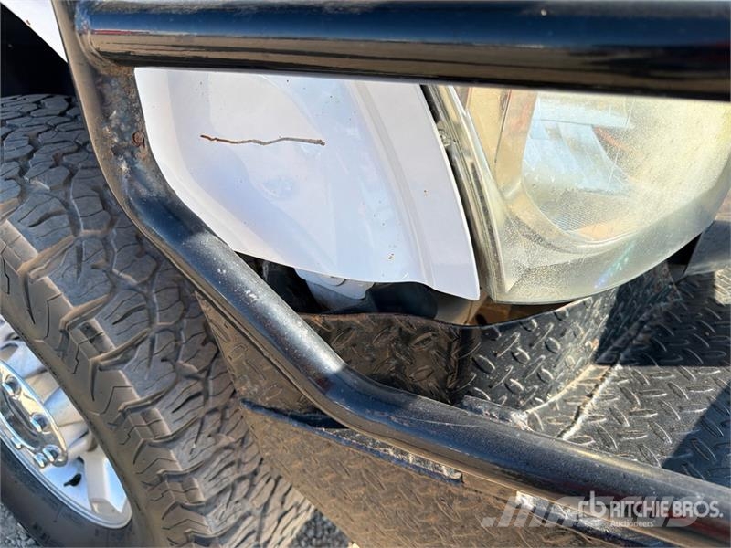 Ford F-250 XL 4x4 Crew Cab Pickup Ostalo