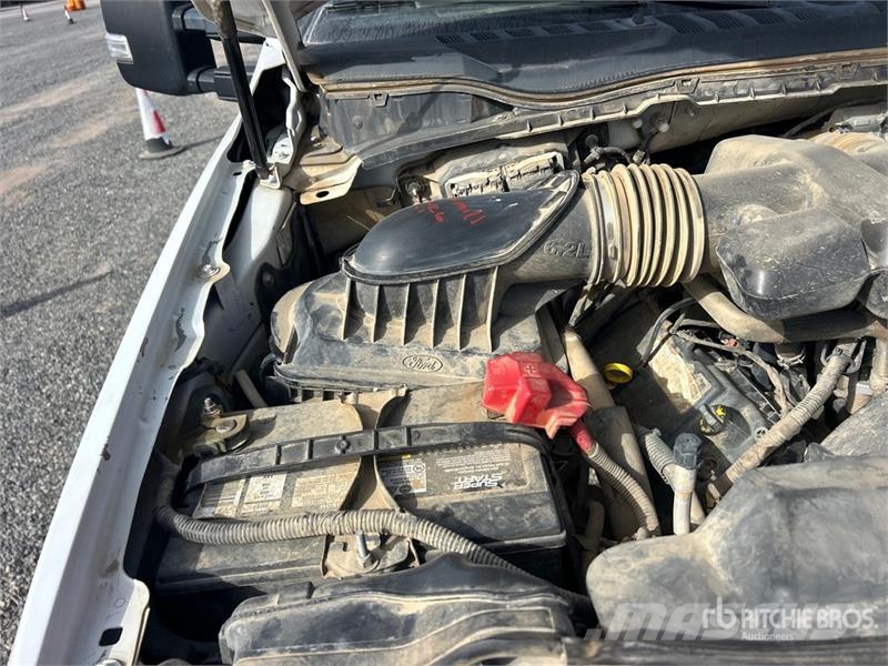 Ford F-250 XL 4x4 Crew Cab Pickup Citi