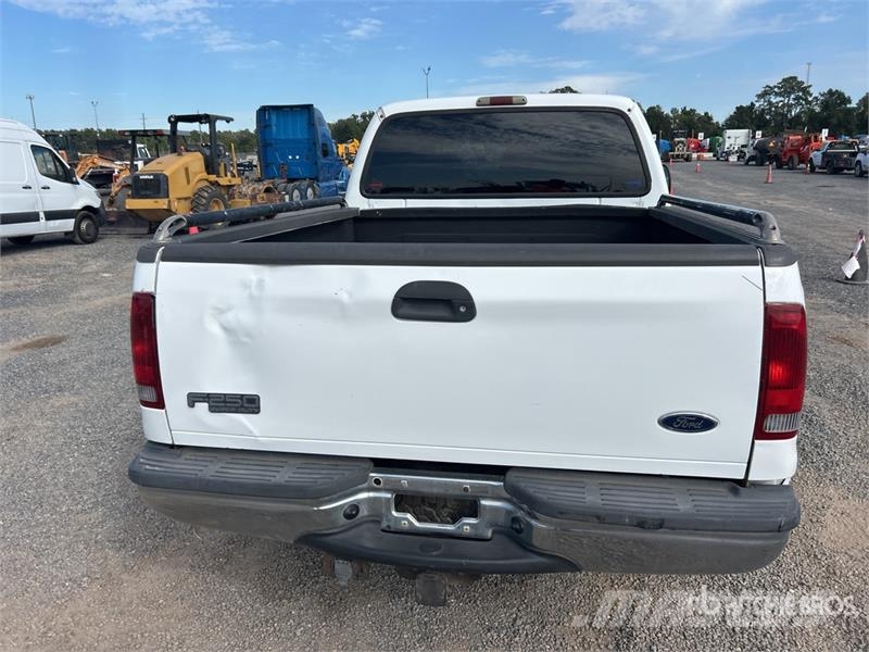 Ford F-250 XL 4x4 Crew Cab Pickup Otras furgonetas