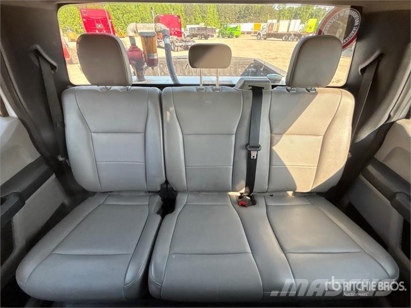 Ford F-250 XL 4x4 Crew Cab Pickup Anders