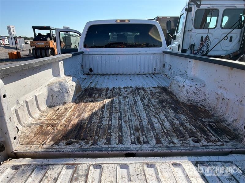 Ford F-250 XL 4x4 Crew Cab Pickup Ostalo