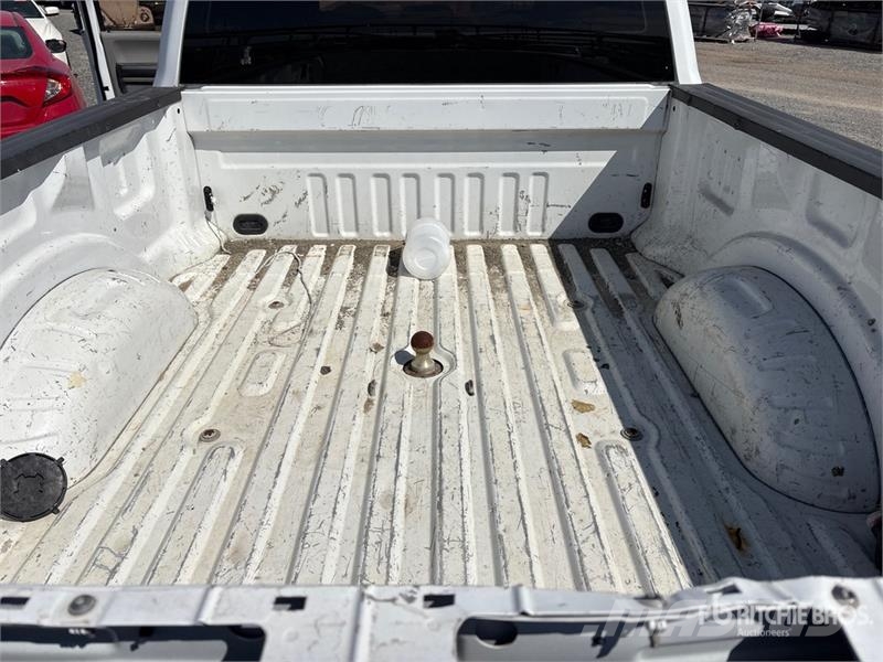 Ford F-250 XL 4x4 Crew Cab Pickup Ostalo
