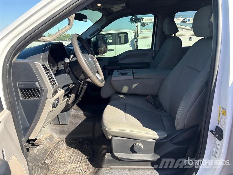 Ford F-250 XL 4x4 Crew Cab Pickup Ostalo