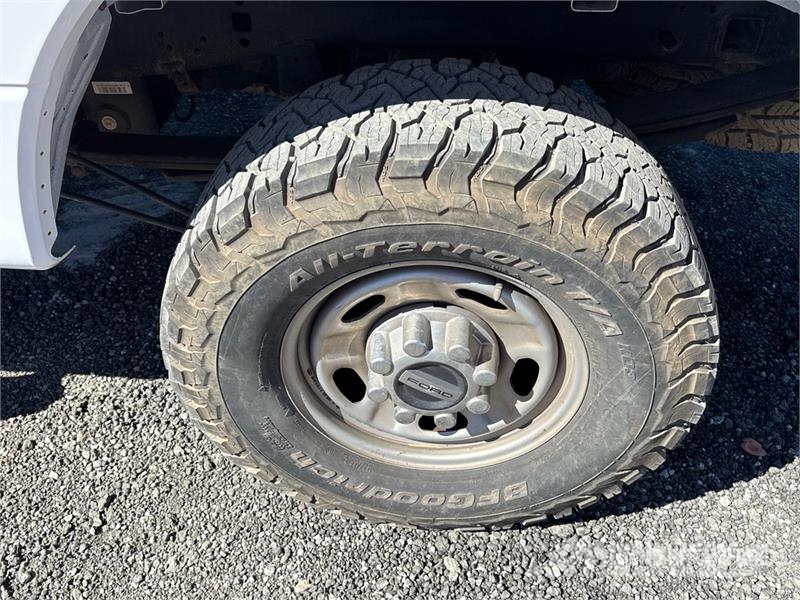 Ford F-250 XL 4x4 Crew Cab Pickup Otras furgonetas