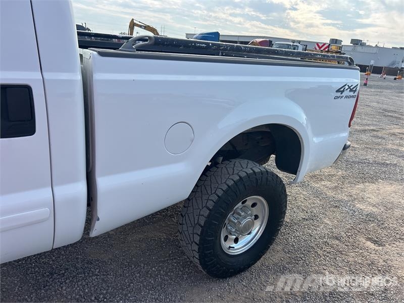 Ford F-250 XL 4x4 Crew Cab Pickup Otras furgonetas